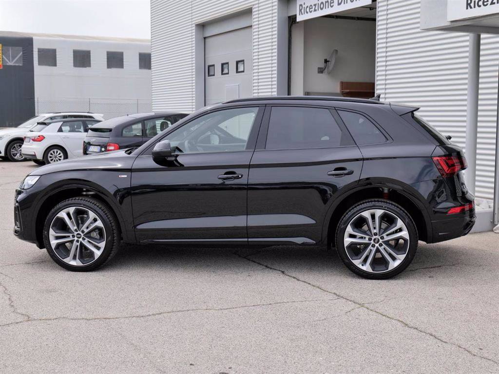 AUDI Q5 2.0 Tdi Quattro 204cv S-tronic Identity Black