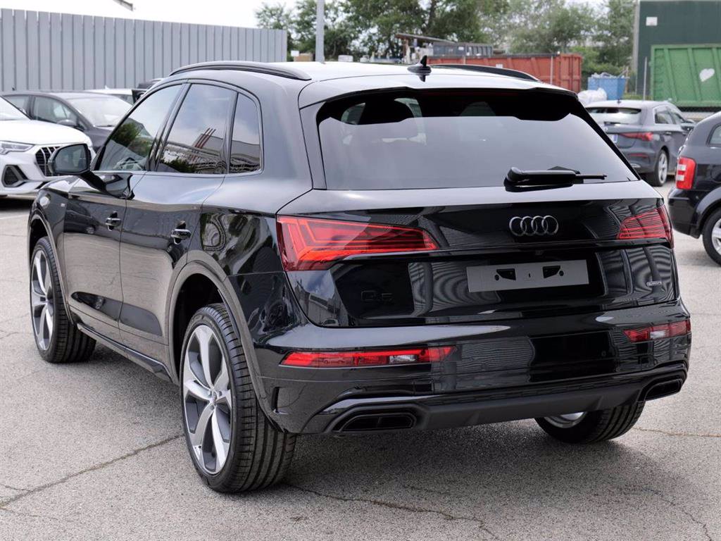 AUDI Q5 2.0 Tdi Quattro 204cv S-tronic Identity Black