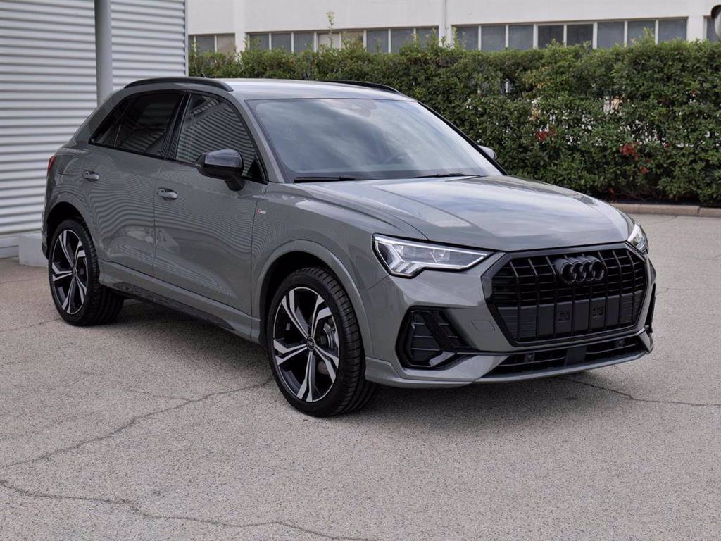 AUDI Q3 2.0 (35) Tdi 150cv S-tronic Identity Black