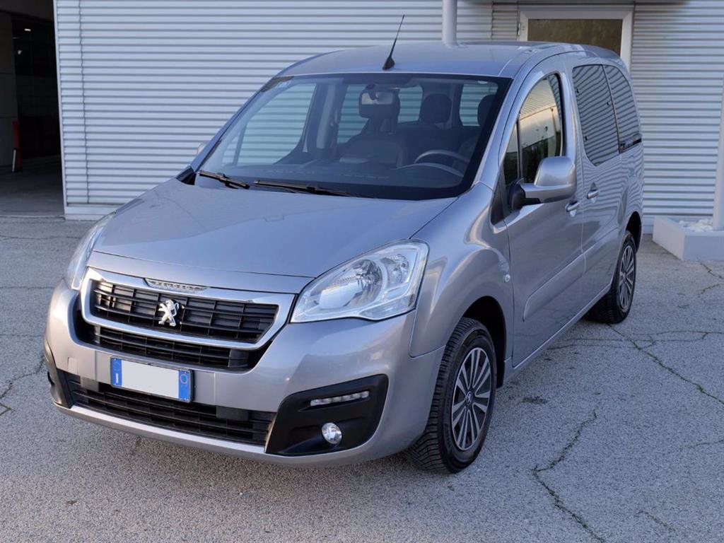 PEUGEOT Partner Tepee 1.6 hdi Active 100cv (€ 11.475,41 + Iva)